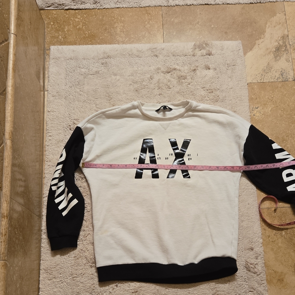 Black and White Sweatshirt Size M